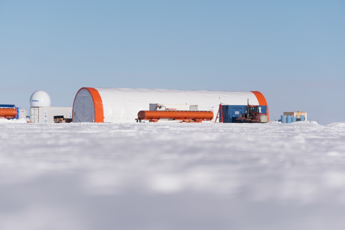 The drilling tent seen from skiway.. The picture is from the 2021/22 archive
